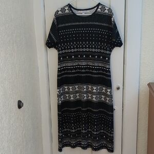 EUC LuLaRoe XL Maria Black and White Geometric Midi Dress